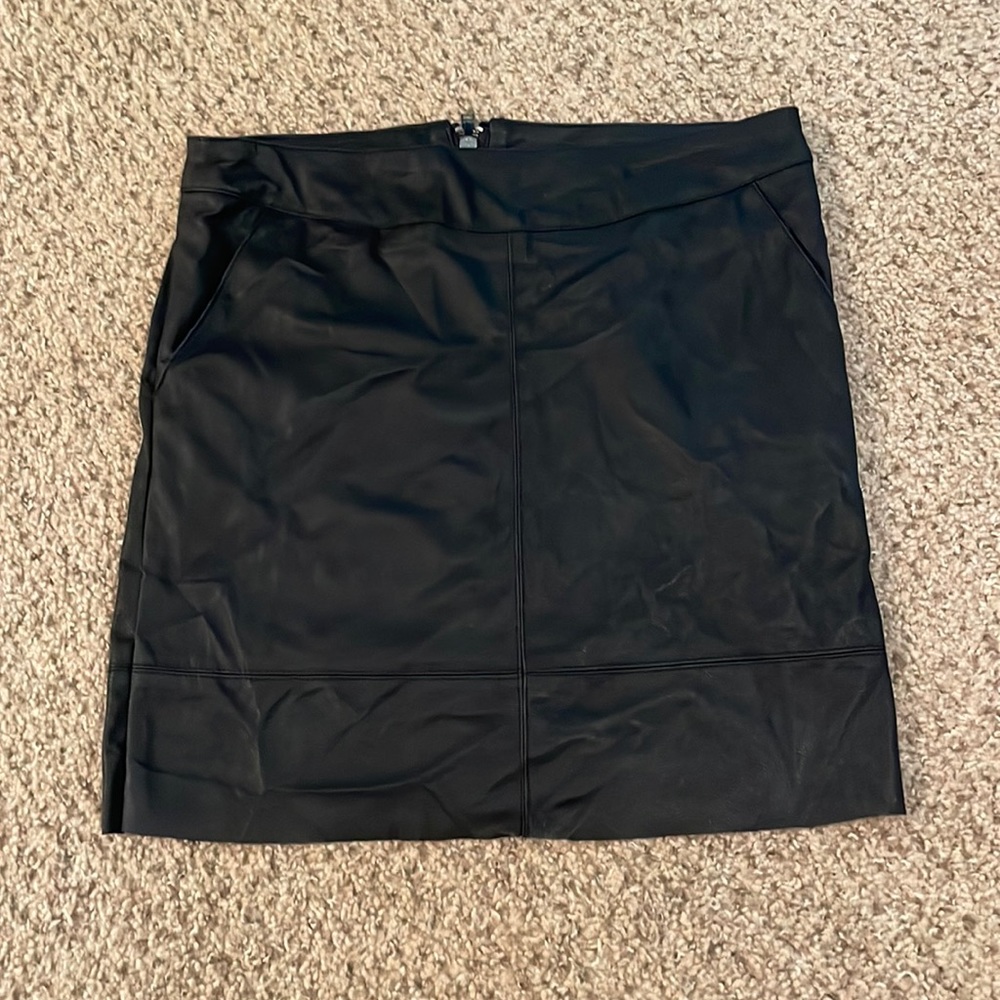 Short black faux leather skirt